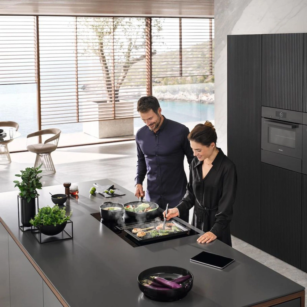 Miele Induktionshäll med fläkt KMDA 7473-1 FL