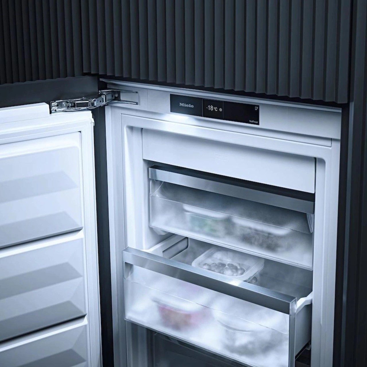 Integrated Freezer FNS7470D