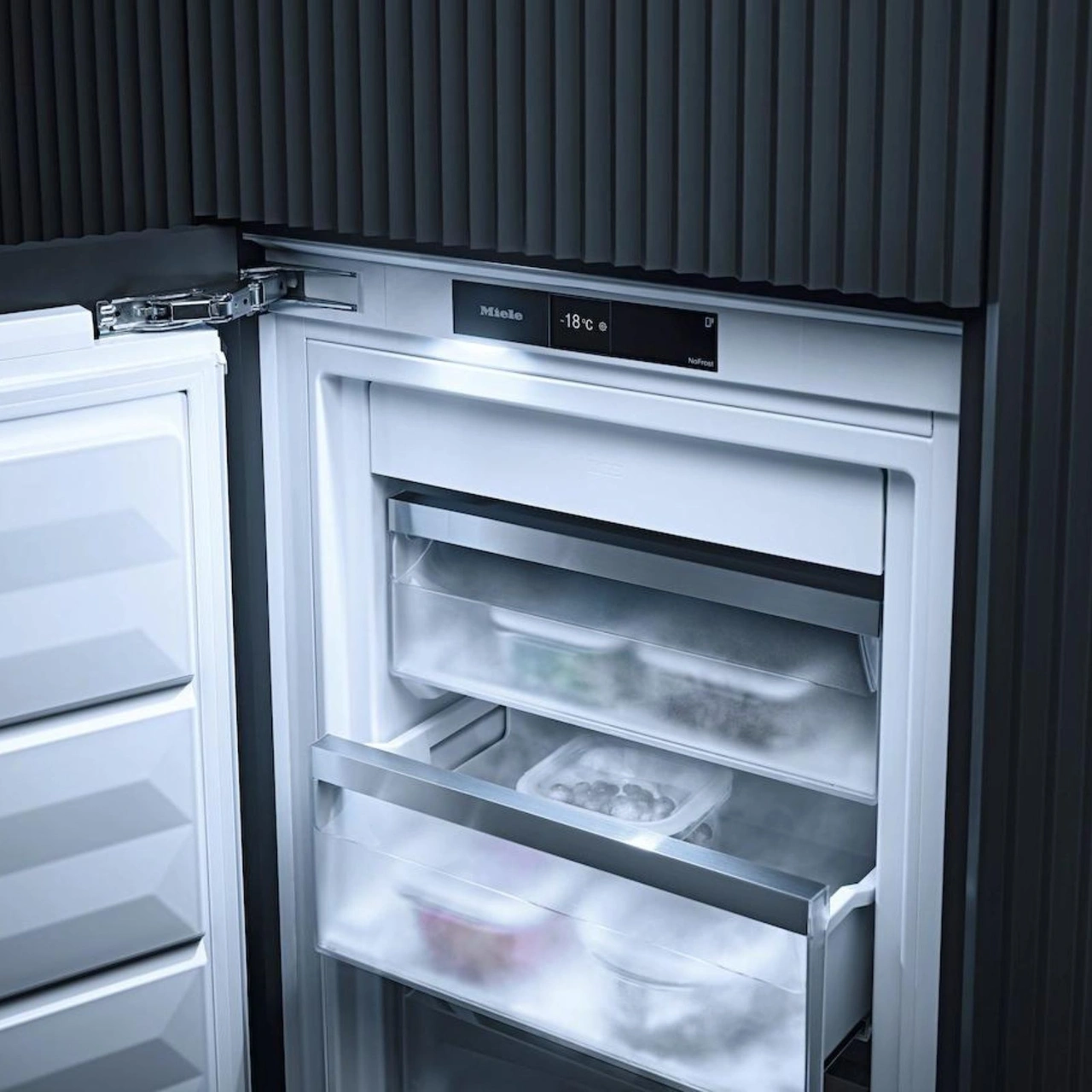 Miele Integrerat frysskåp FNS 7794 D