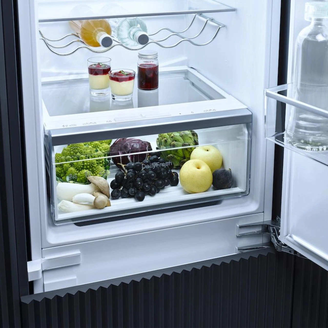 Miele Integrerat kyl/frysskåp KDN 7724 E