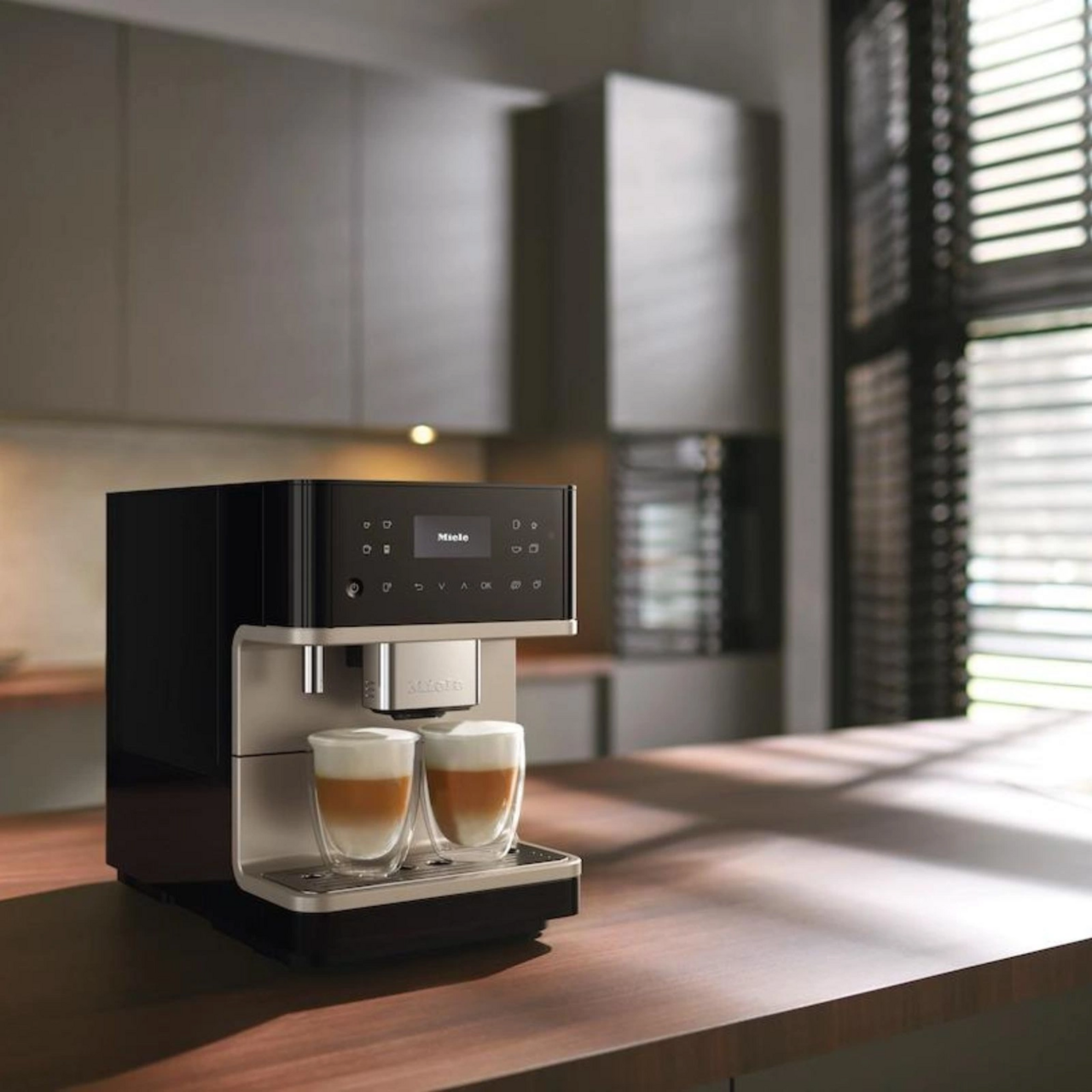 Miele Kaffemaskin CM 6360 Svart/Rose