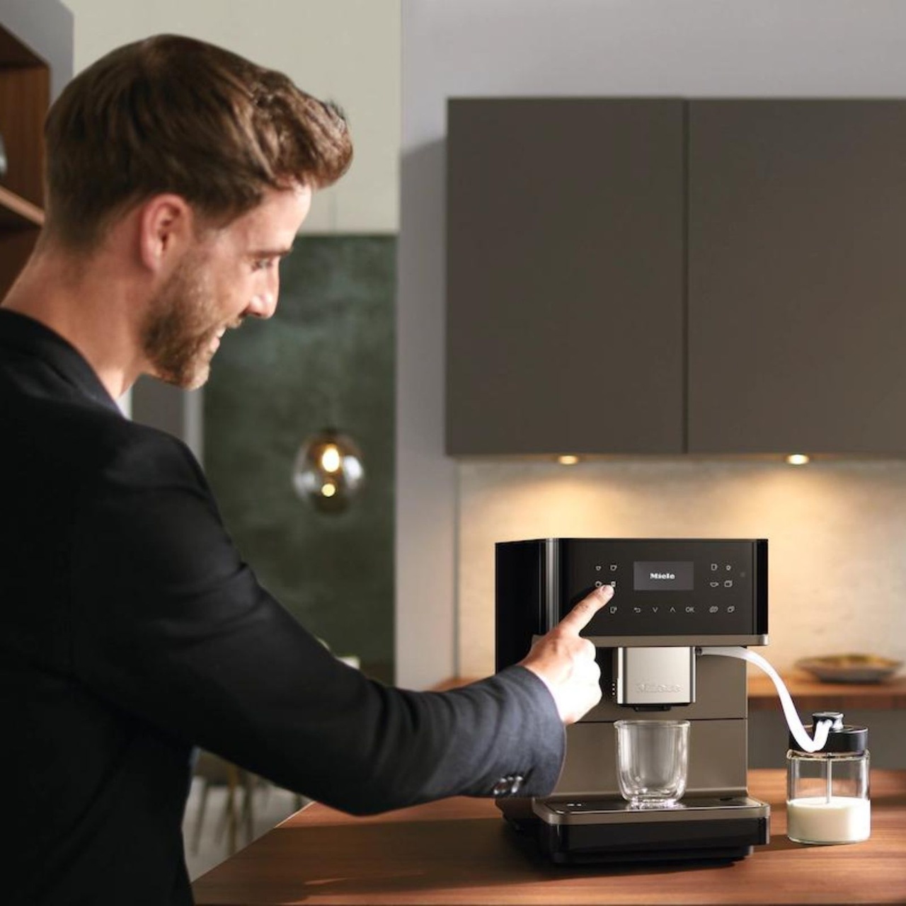 Miele Kaffemaskin CM 6360 Svart/Brons