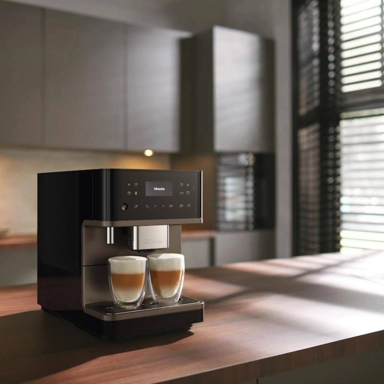 Miele Kaffemaskin CM 6360 Svart/Brons