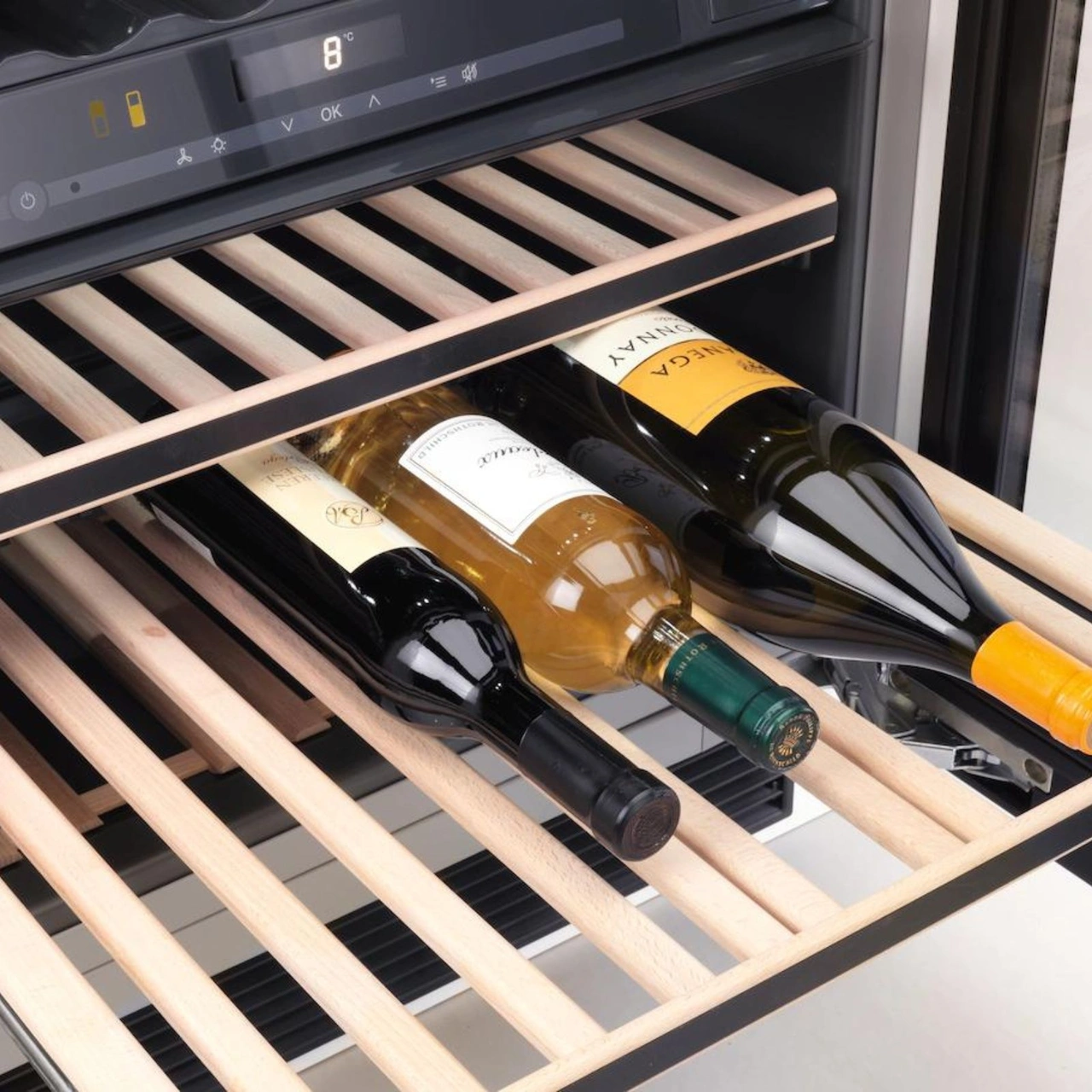 Inbyggd vinkyl KWT 6322 UG