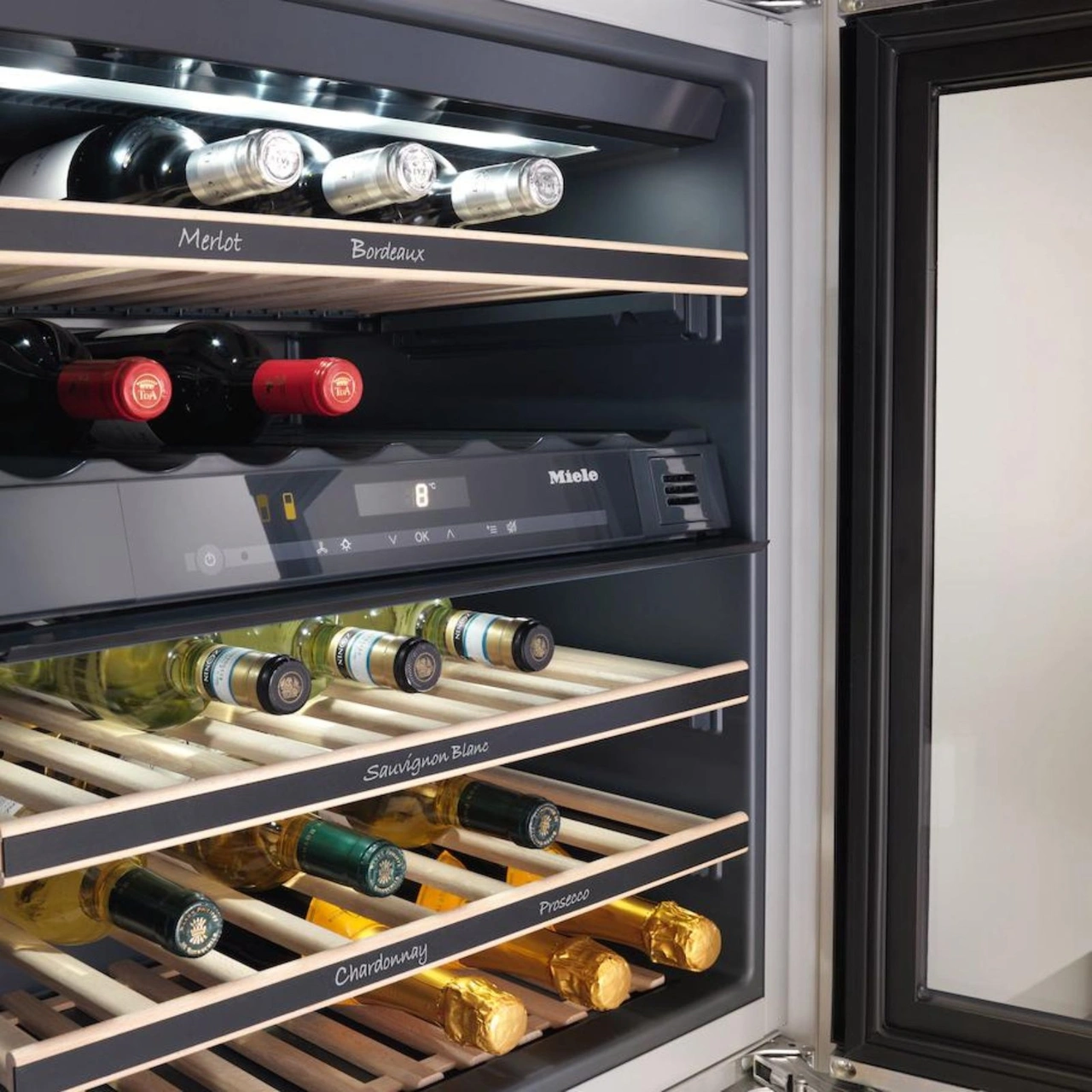 Inbyggd vinkyl KWT 6322 UG