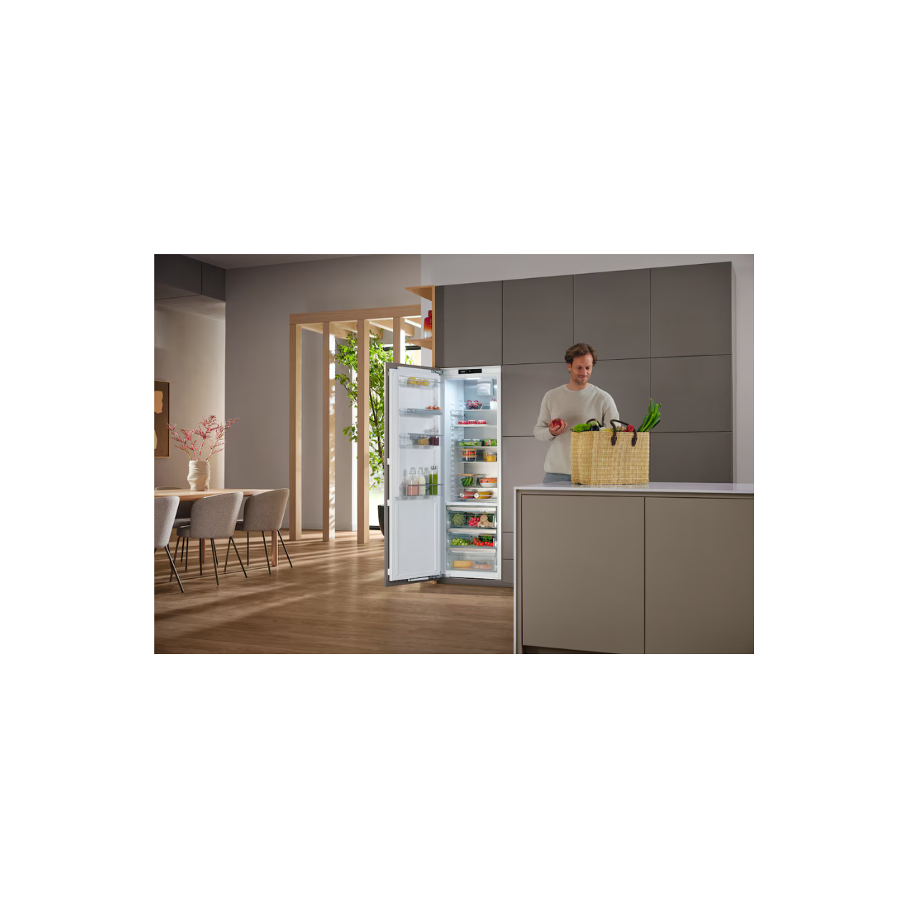 Built-in refrigeratorK 7747 C