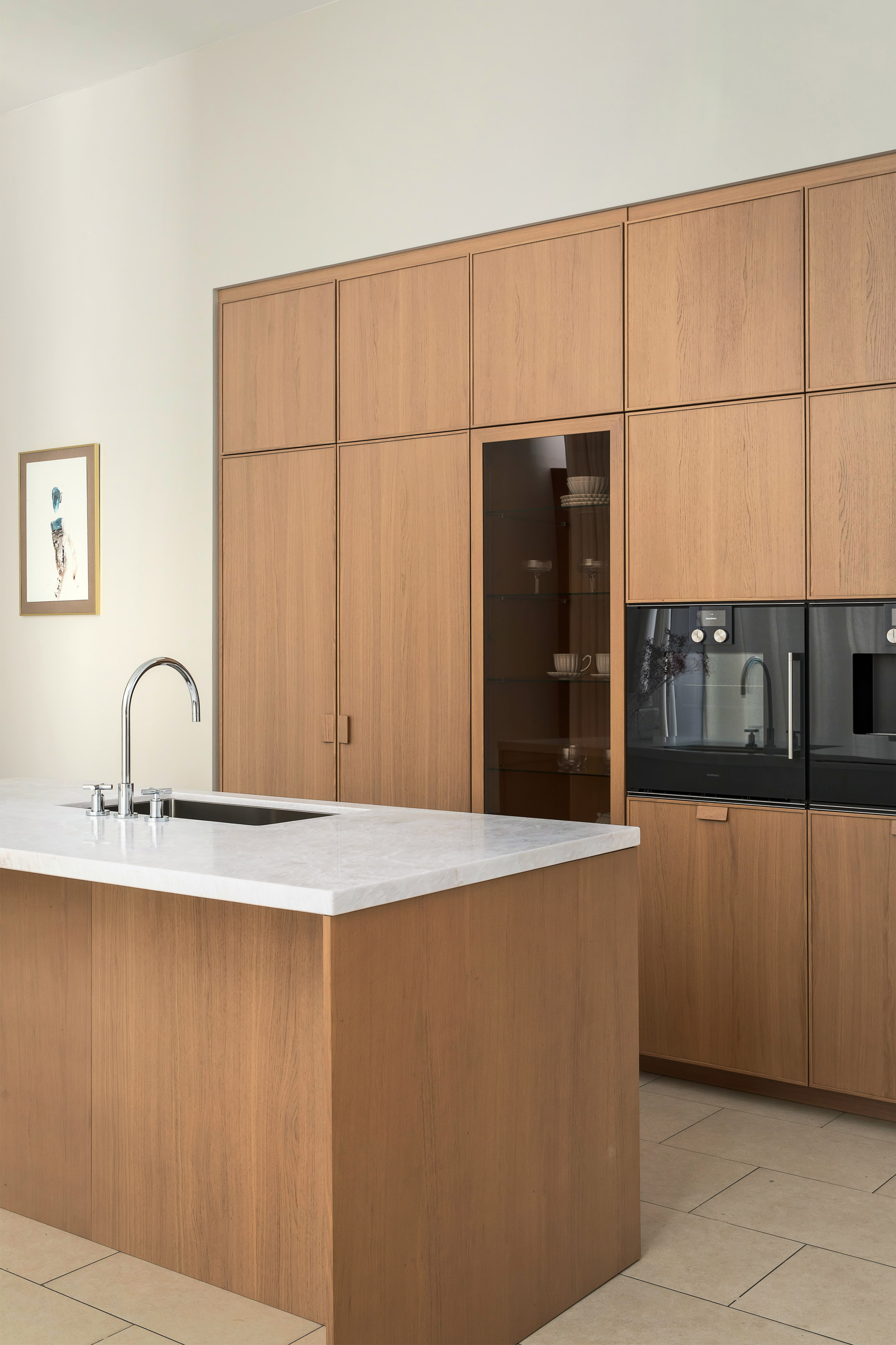 Tokyo: Elegant Fronts in Oak